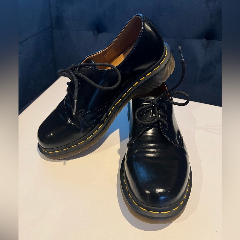 Dr.Martens Smooth Leather Oxford Women’s size 9. 41 EU
